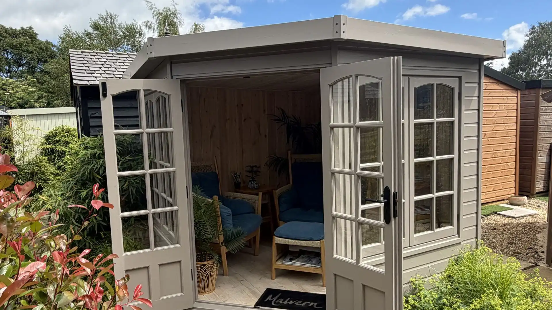 Harwood Ex-Display available at Buckingham (Buckinghamshire)