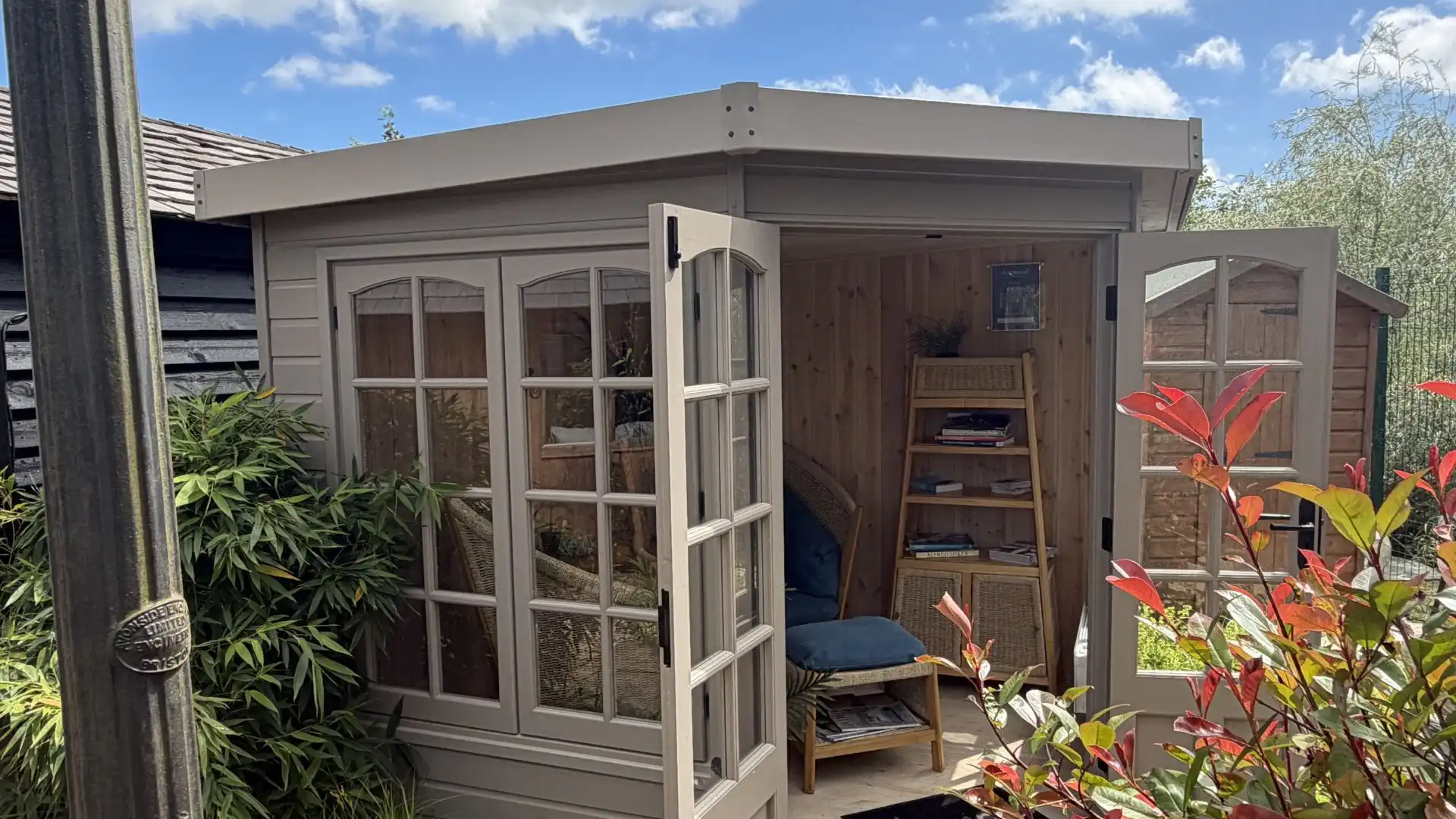 Harwood Ex-Display available at Buckingham (Buckinghamshire)