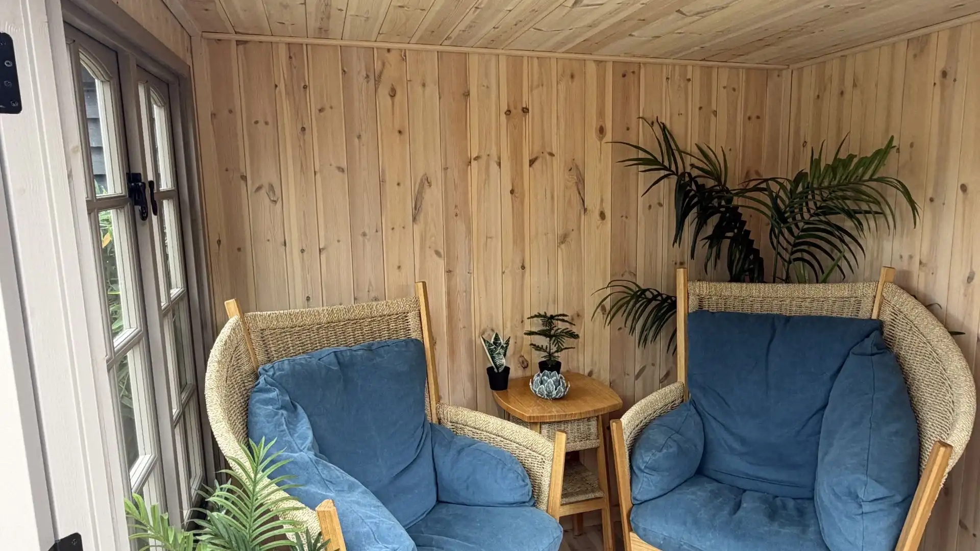 Harwood Ex-Display available at Buckingham (Buckinghamshire)