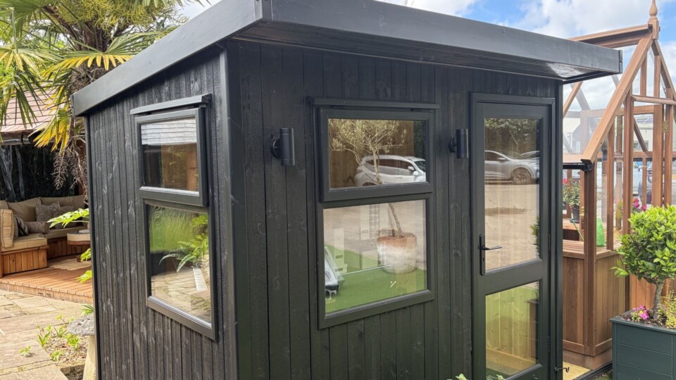Studio Pent Ex-Display available at Buckingham (Buckinghamshire)