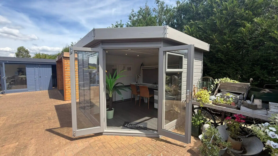 Studio Corner Flat Ex-Display available at Shepperton (Greater London)
