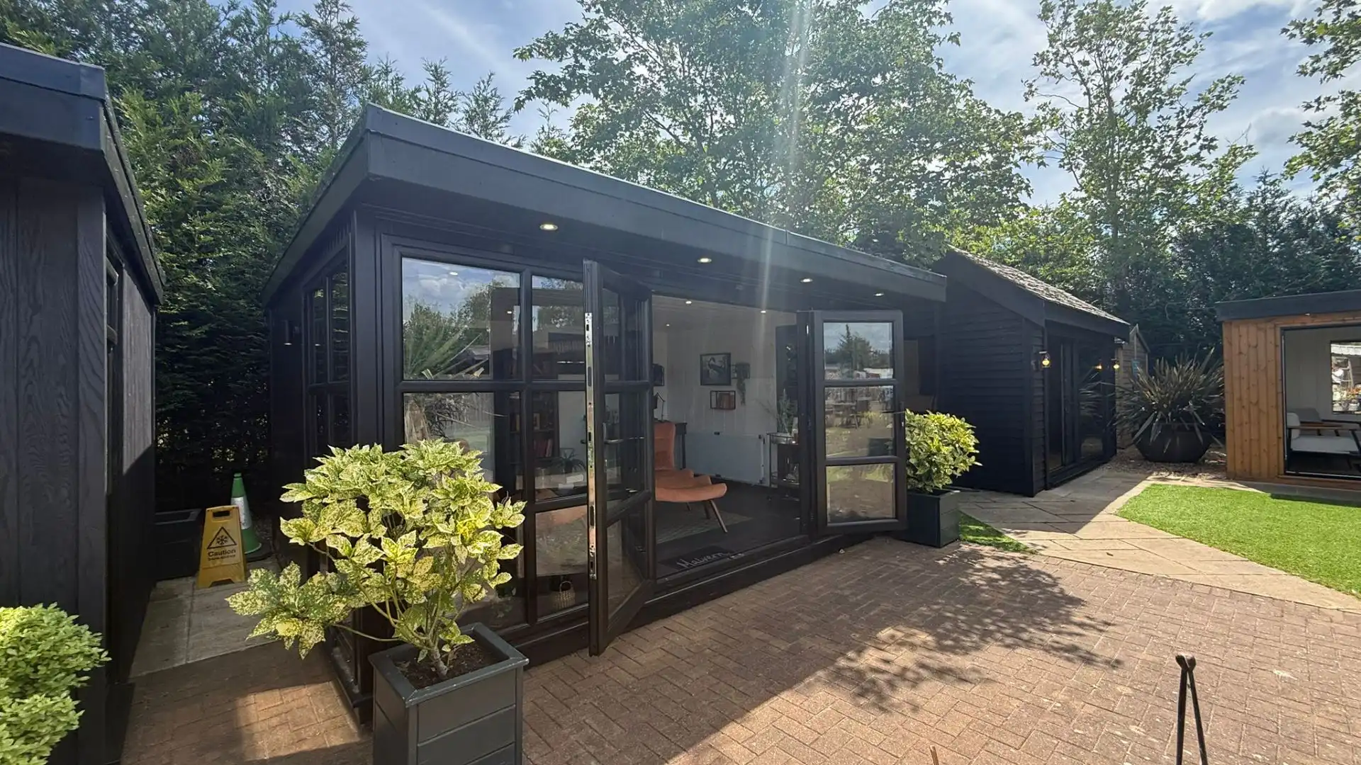 Hanley Heritage Ex-Display available at Shepperton (Greater London)