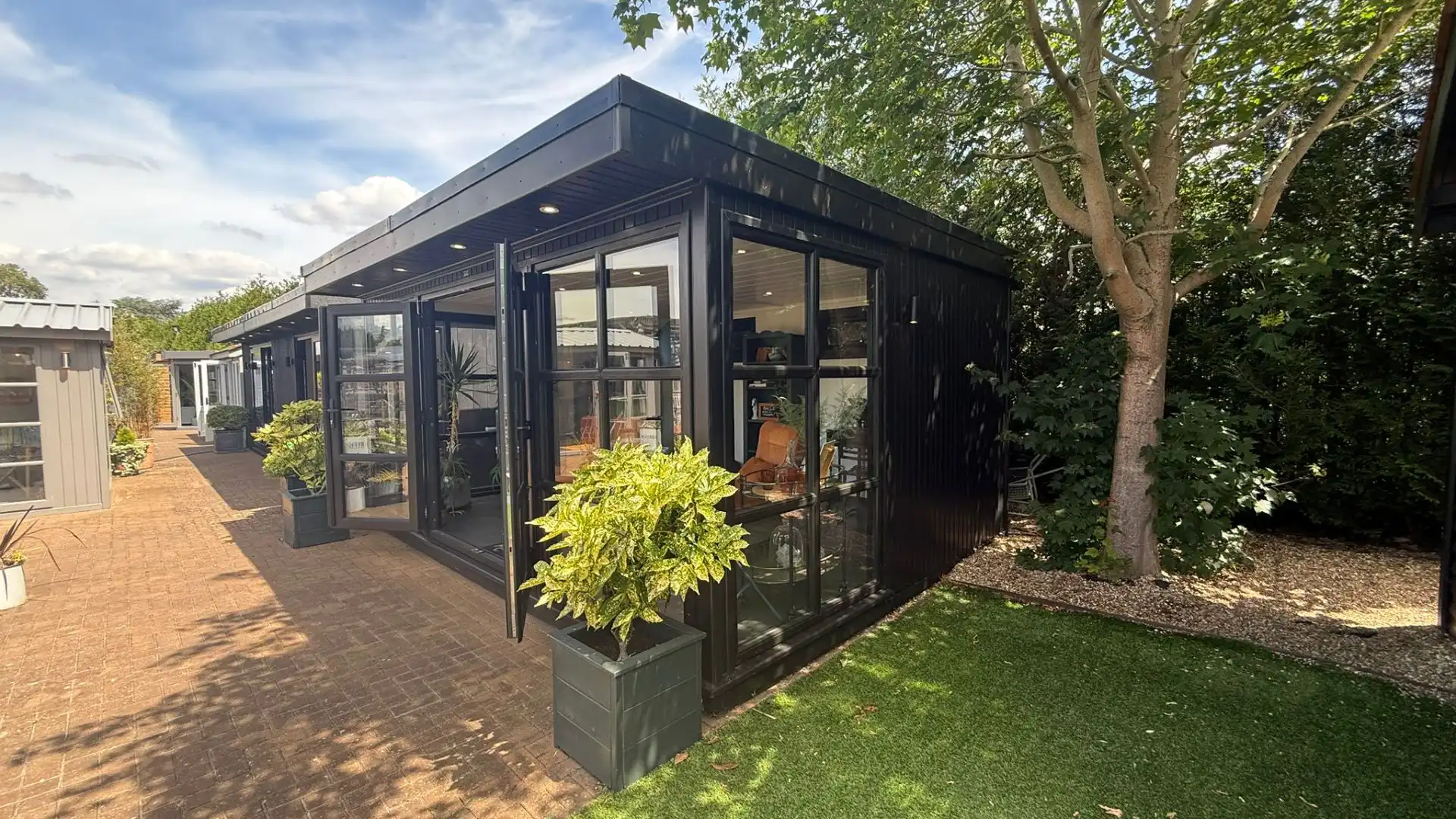 Hanley Heritage Ex-Display available at Shepperton (Greater London)