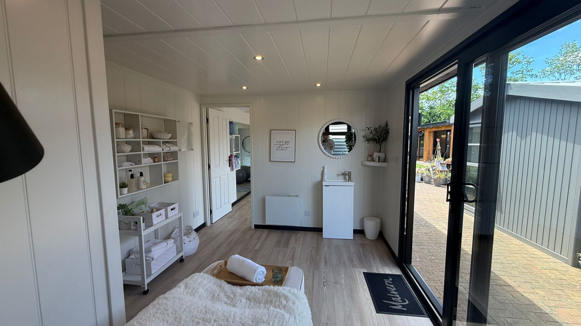 Hanley Flat Ex-Display available at Shepperton (Greater London)