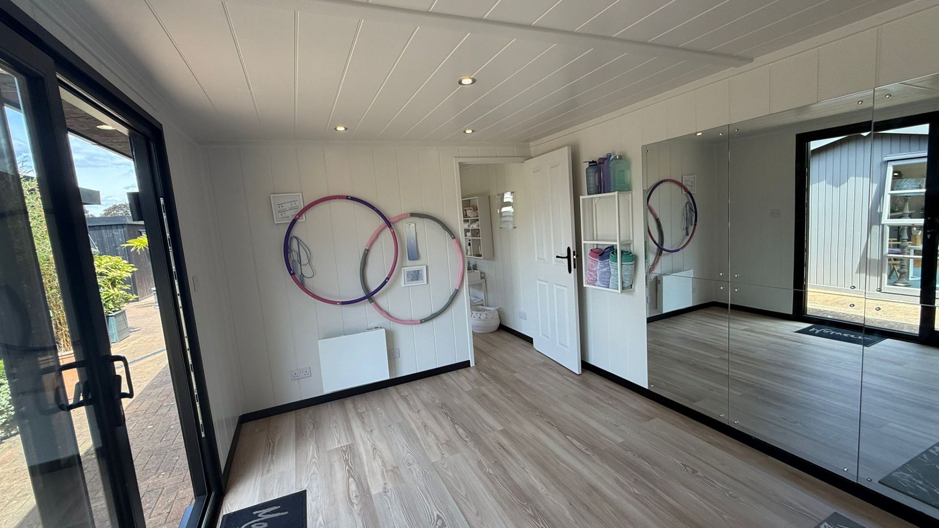 Hanley Flat Ex-Display available at Shepperton (Greater London)