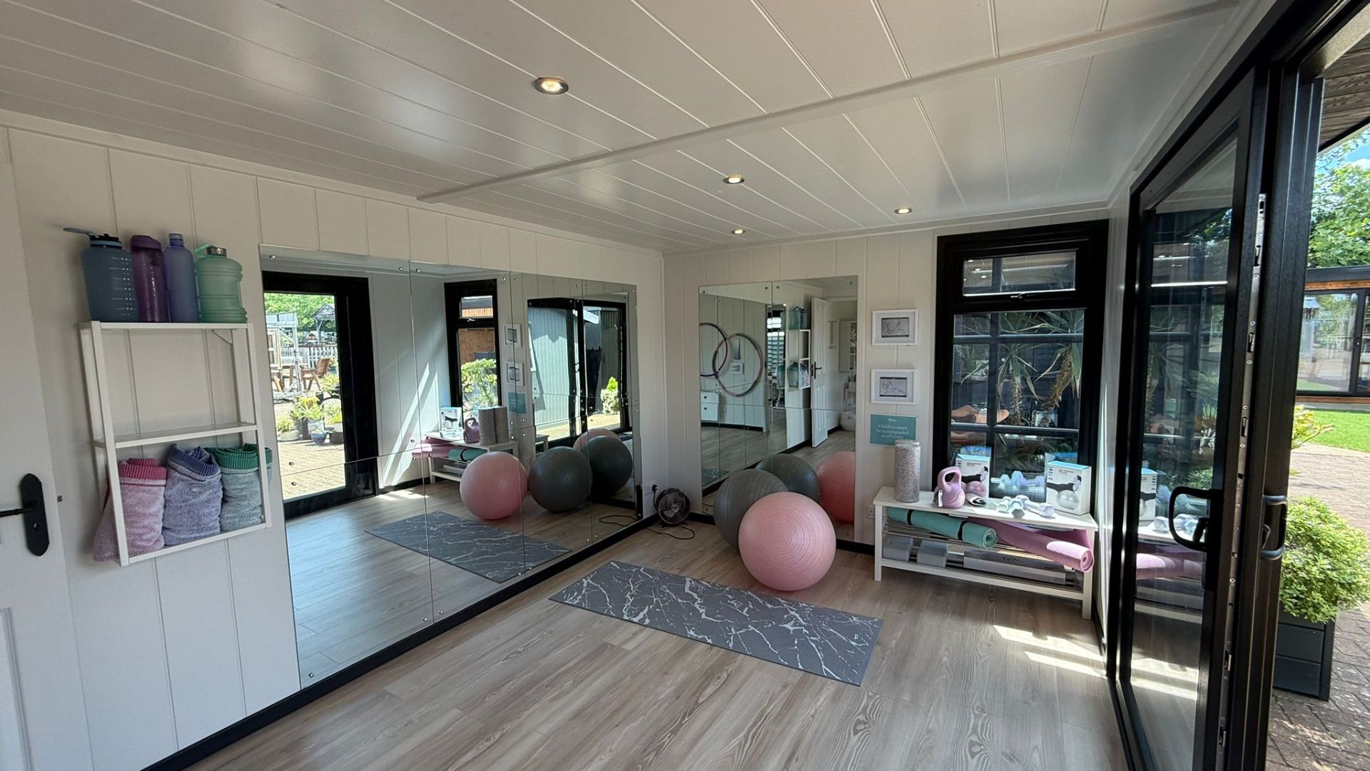 Hanley Flat Ex-Display available at Shepperton (Greater London)