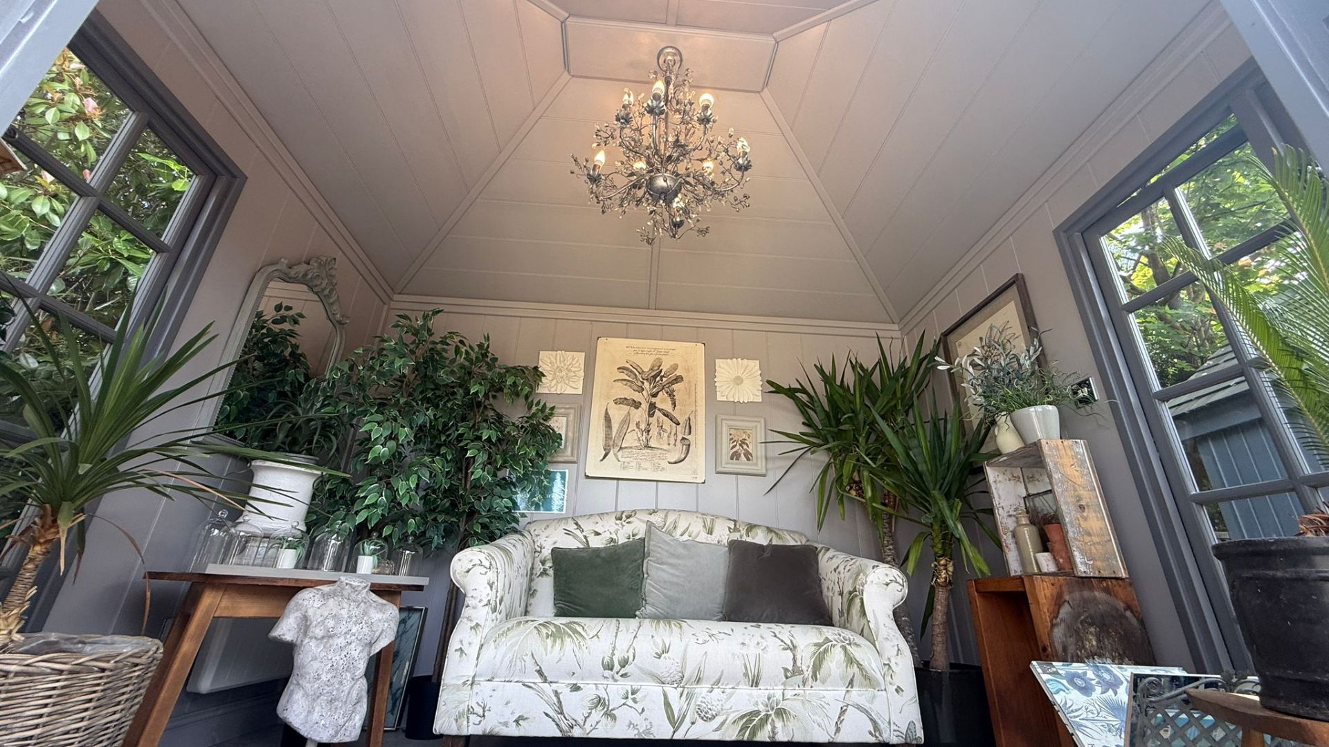 Kew Garden Room Ex-Display available at Shepperton (Greater London)
