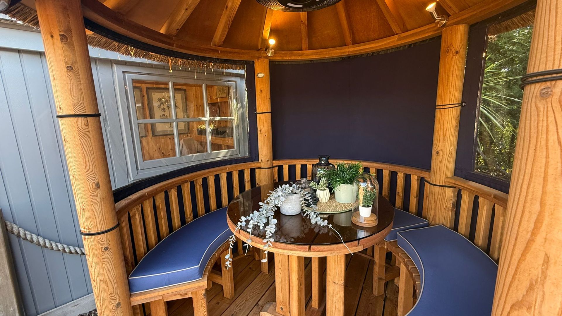 Oasis Ex-Display available at Shepperton (Greater London)