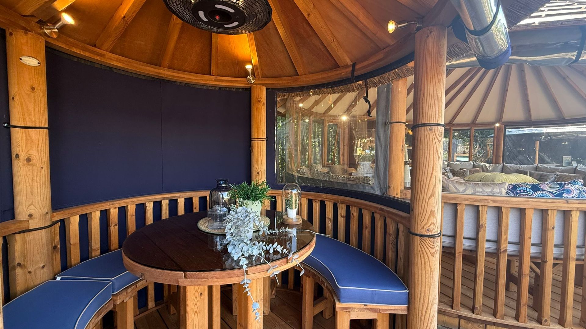 Oasis Ex-Display available at Shepperton (Greater London)