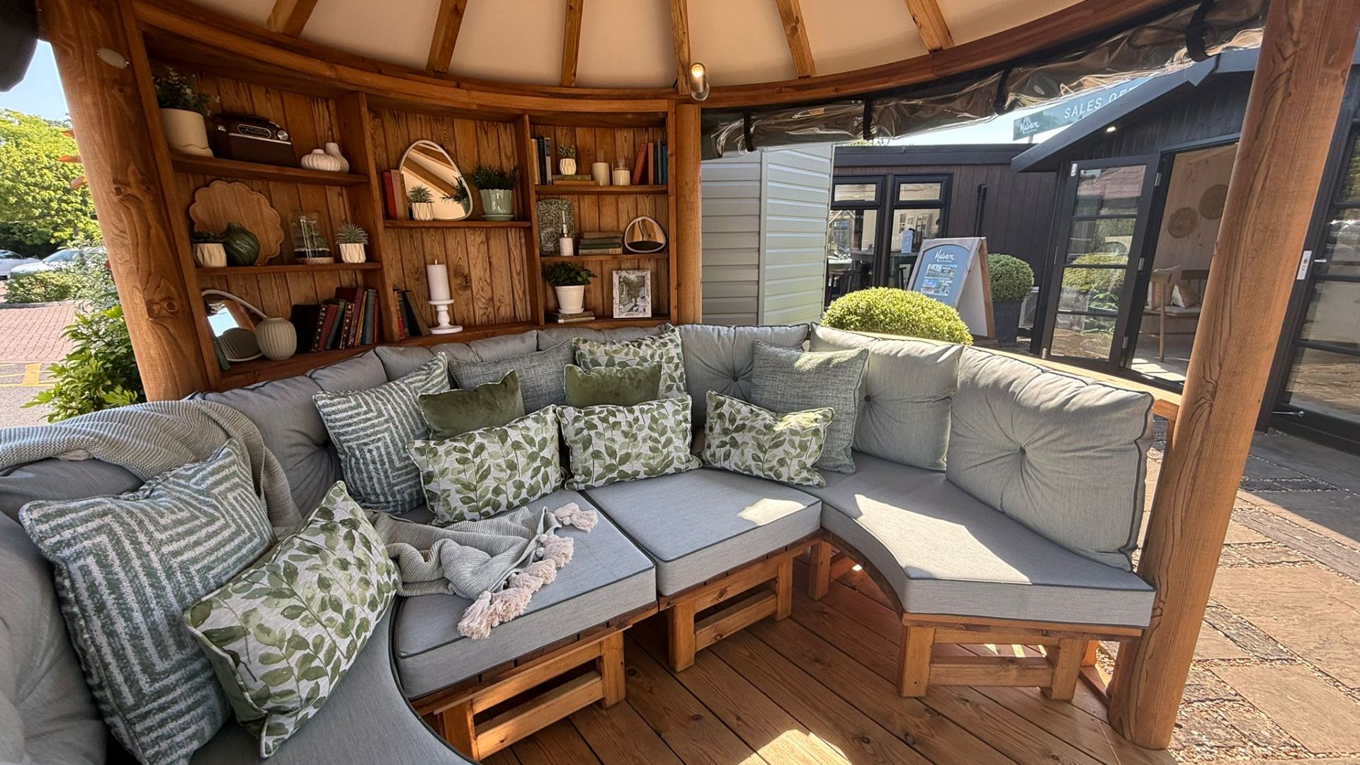 Savannah Ex-Display available at Shepperton (Greater London)