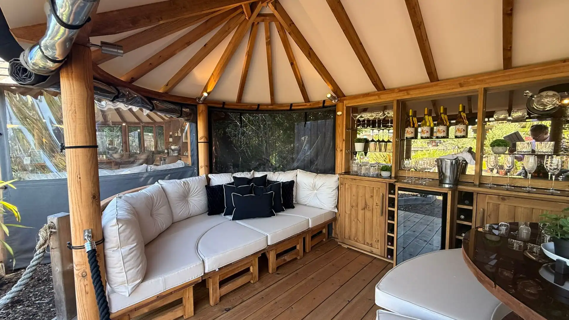 Oval Savannah Ex-Display available at Shepperton (Greater London)