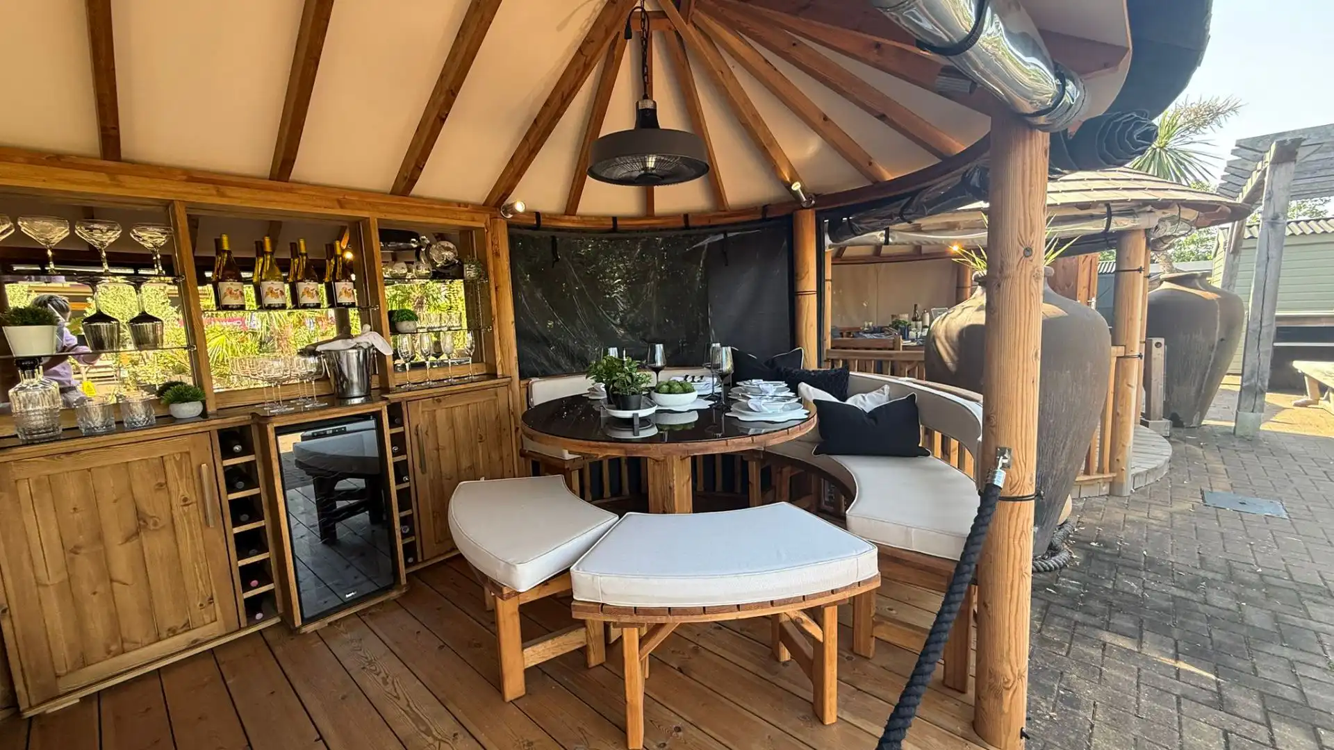 Oval Savannah Ex-Display available at Shepperton (Greater London)