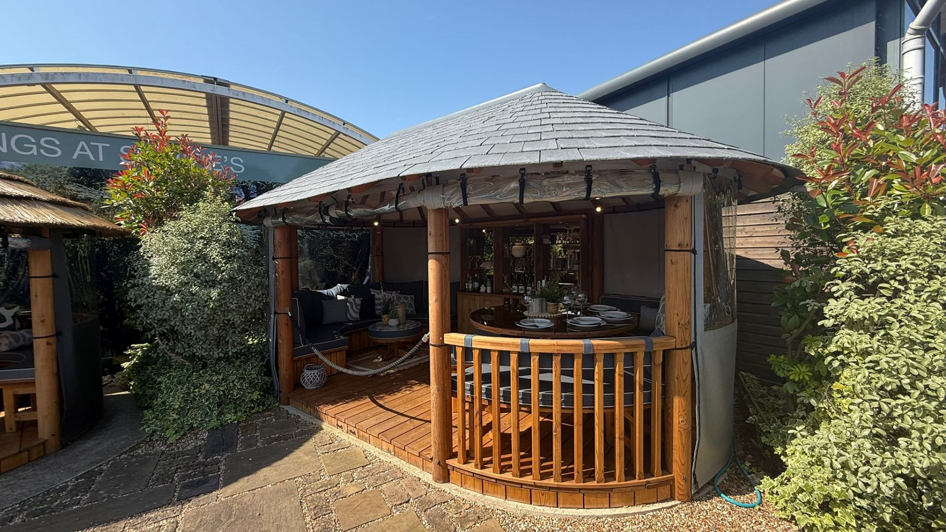 Oval Safari Ex-Display available at Shepperton (Greater London)