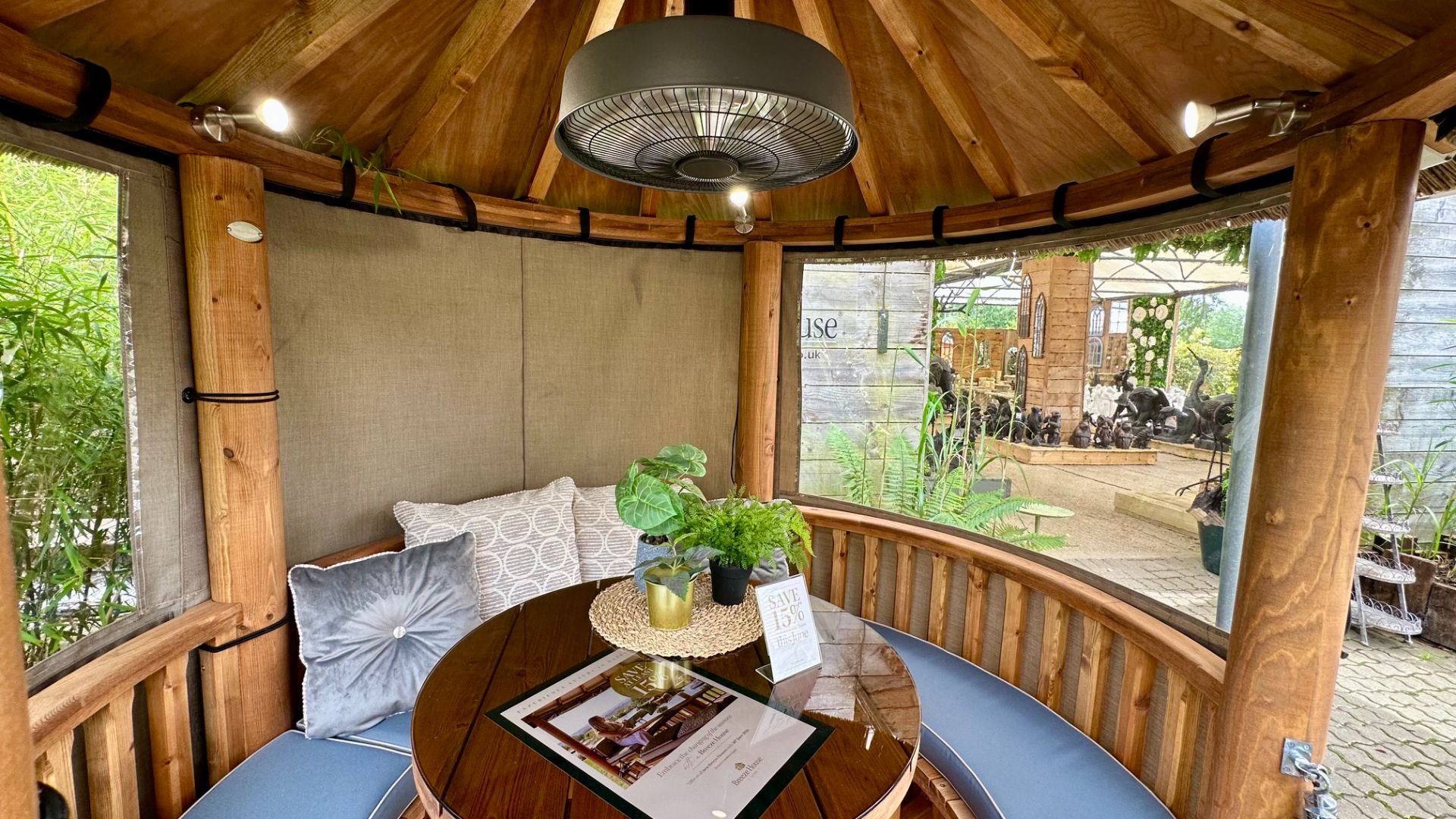 Oasis Ex-Display available at Abingdon (Oxfordshire)