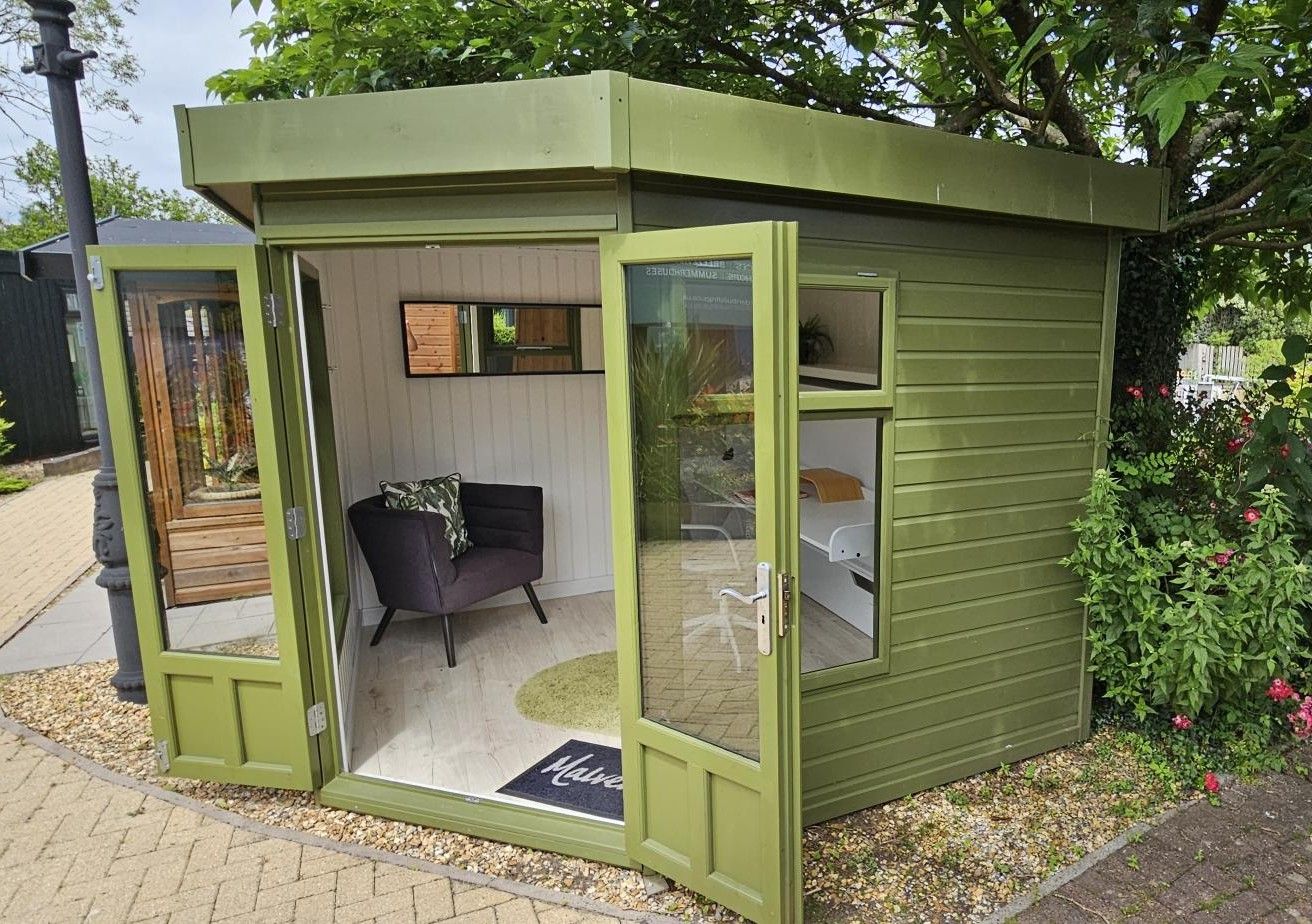 Studio Corner Flat Ex-Display available at Plymouth (Devon)