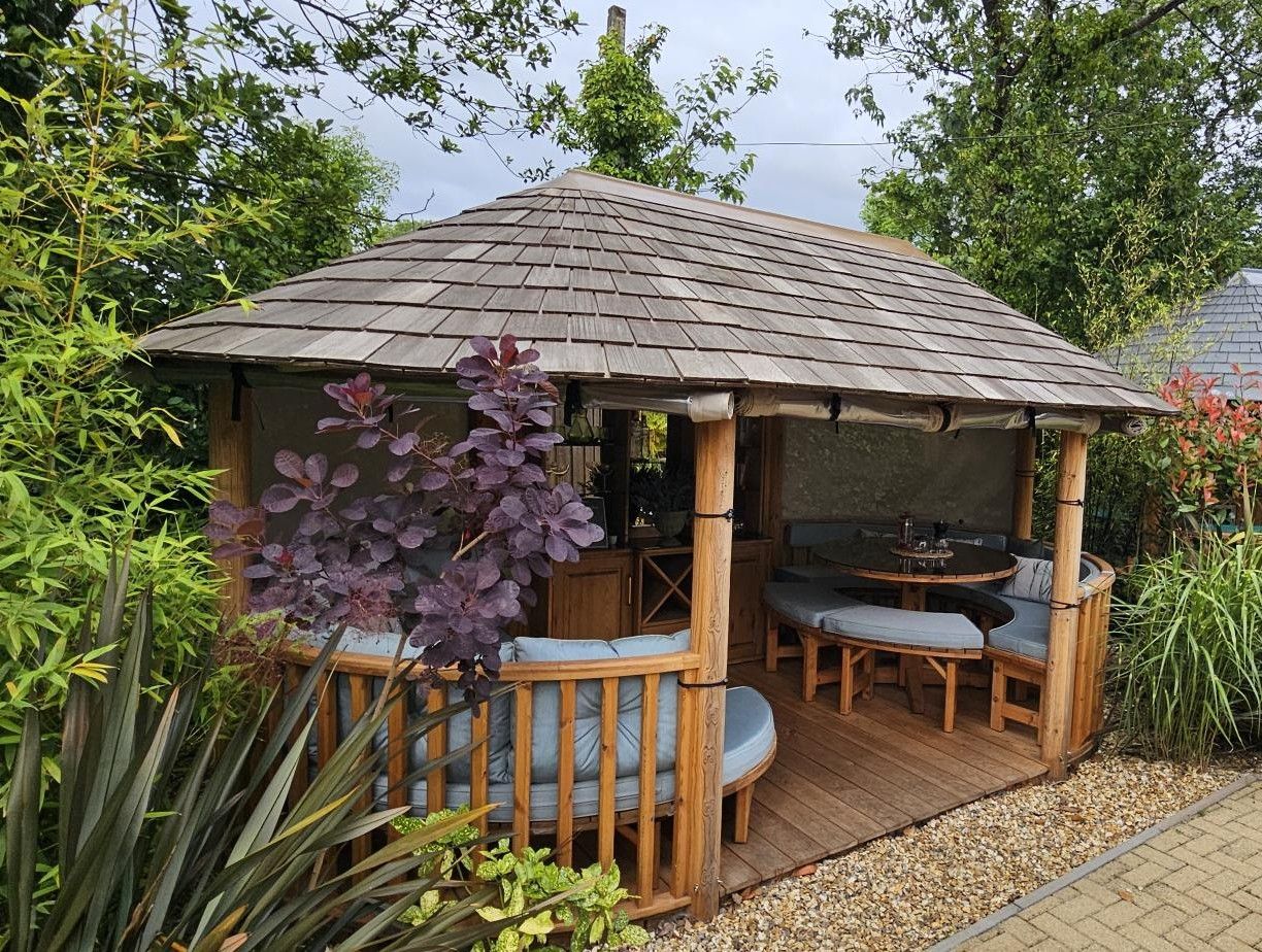 Oval Savannah Ex-Display available at Plymouth (Devon)