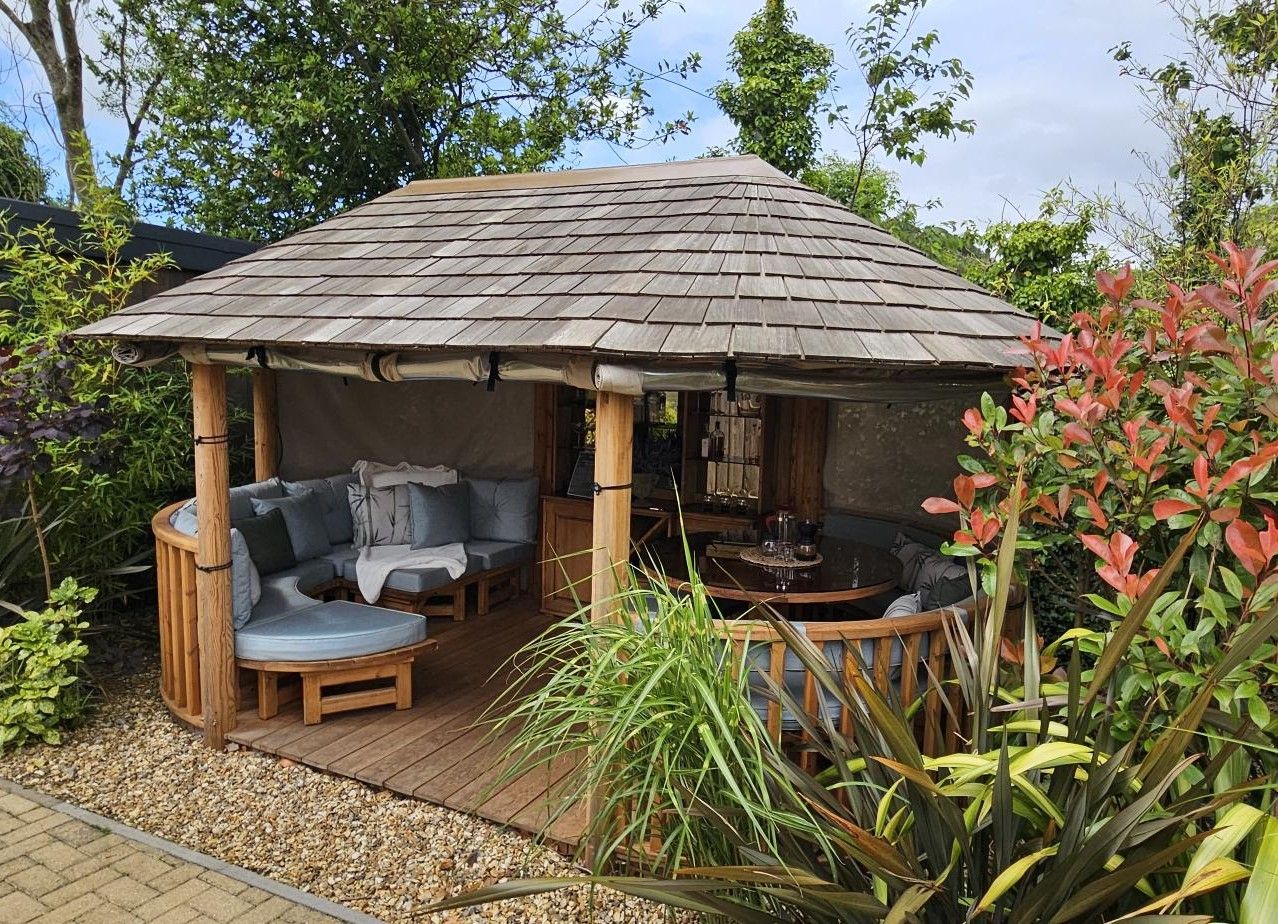 Oval Savannah Ex-Display available at Plymouth (Devon)