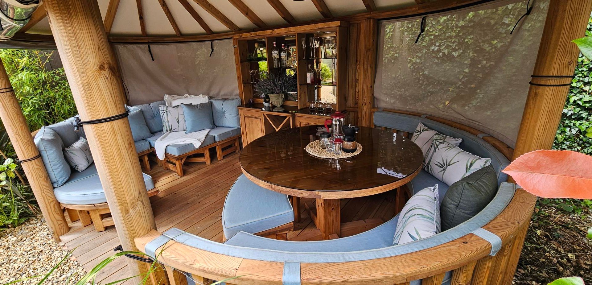 Oval Savannah Ex-Display available at Plymouth (Devon)