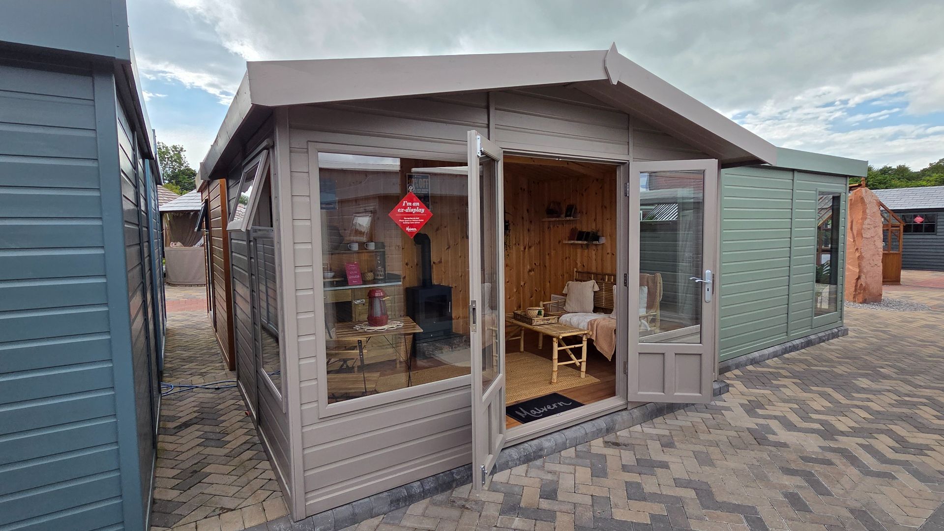 Studio Apex Ex-Display available at Penrith (Cumbria)