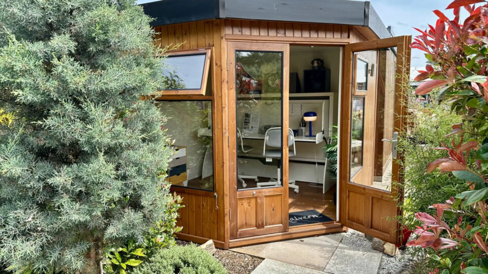 Studio Corner Flat Ex-Display available at Abingdon (Oxfordshire)