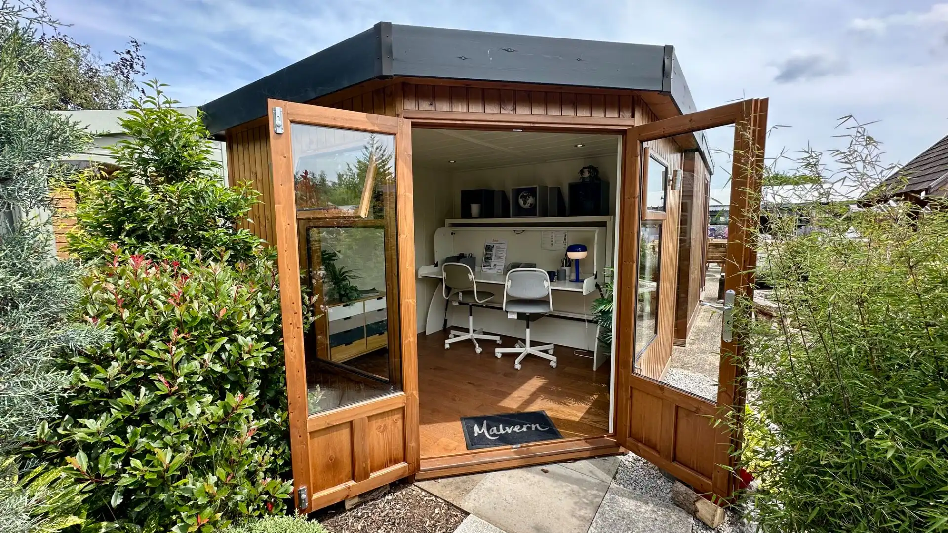 Studio Corner Flat Ex-Display available at Abingdon (Oxfordshire)