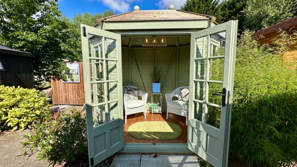 Hoton Ex-Display available at Abingdon (Oxfordshire)