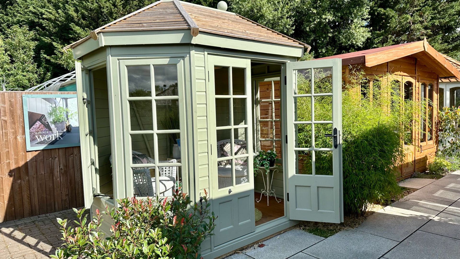 Hoton Ex-Display available at Abingdon (Oxfordshire)