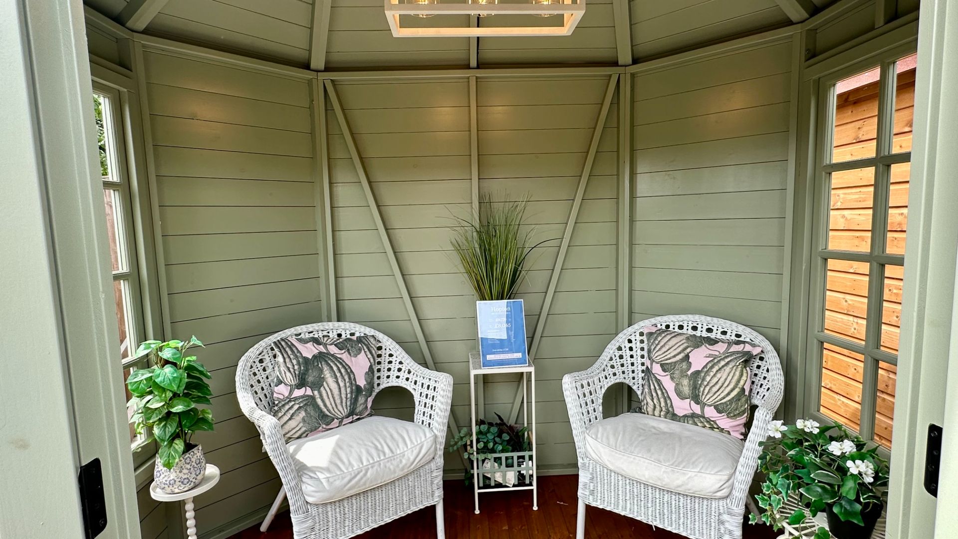 Hoton Ex-Display available at Abingdon (Oxfordshire)