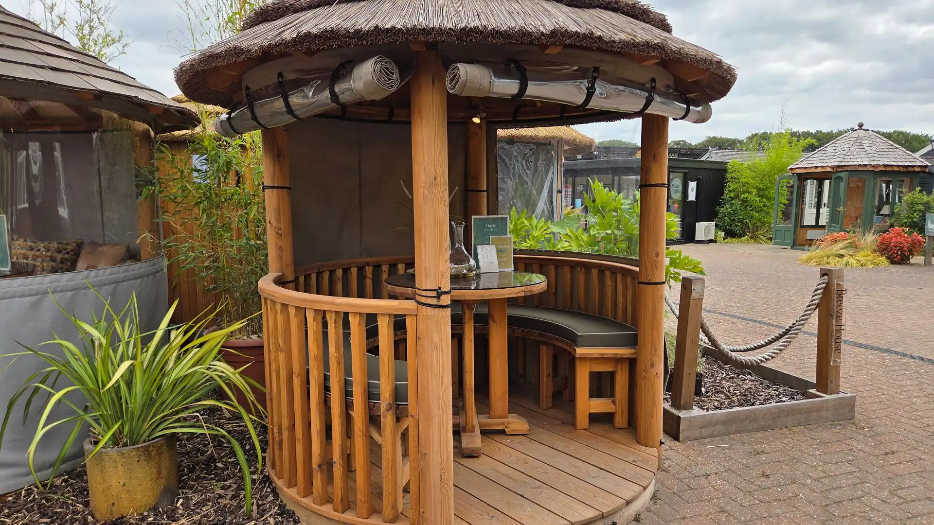Oasis Ex-Display available at Horsham (Sussex)