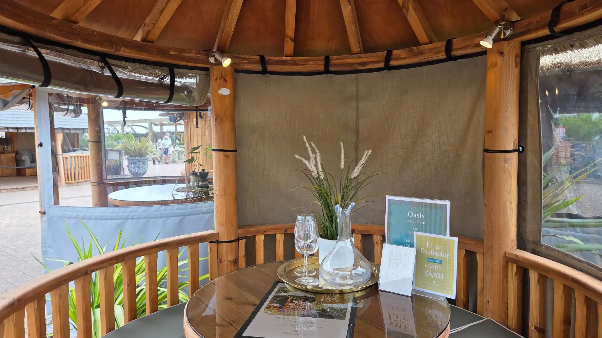 Oasis Ex-Display available at Horsham (Sussex)