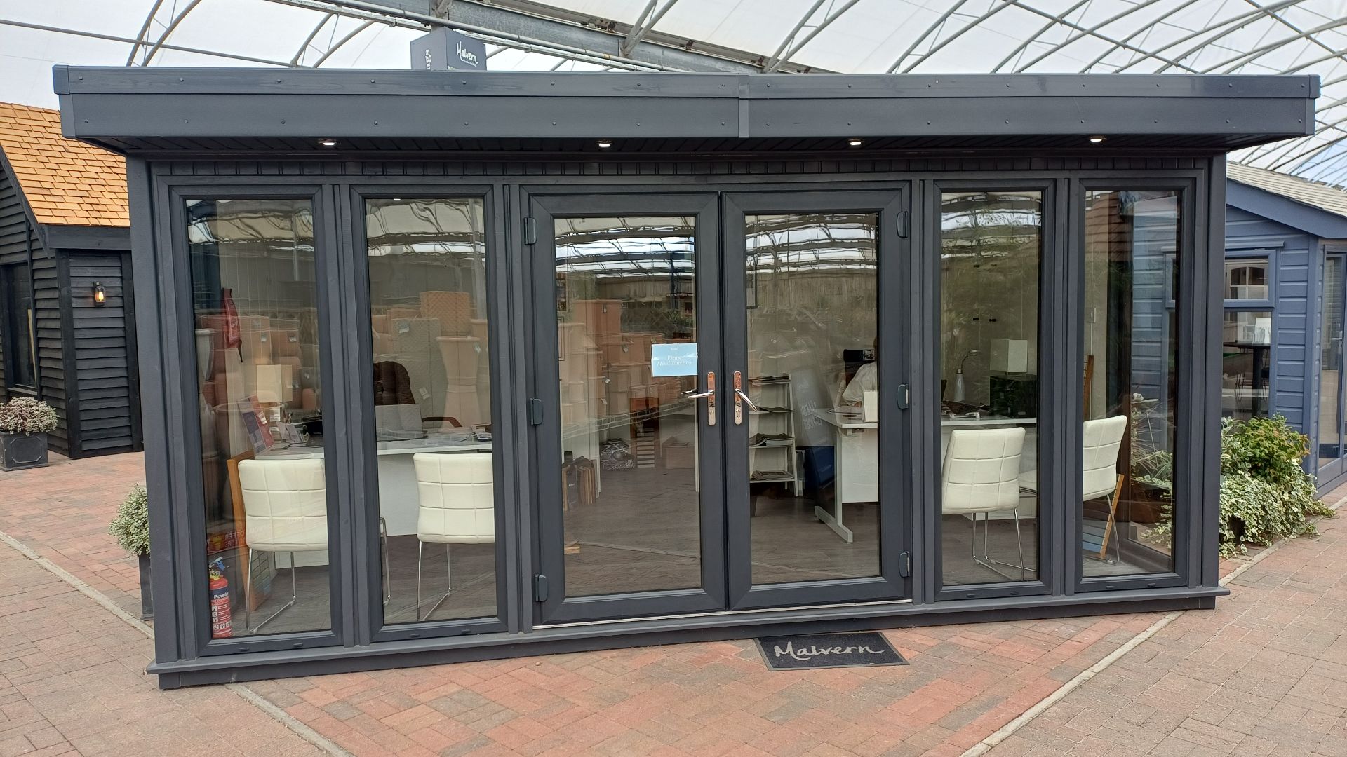 Hanley Flat  Ex-Display available at Hassocks (Sussex)