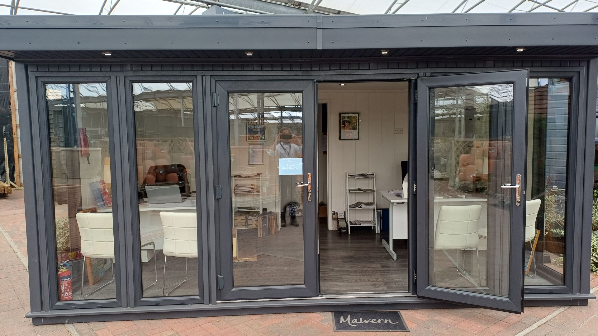 Hanley Flat  Ex-Display available at Hassocks (Sussex)