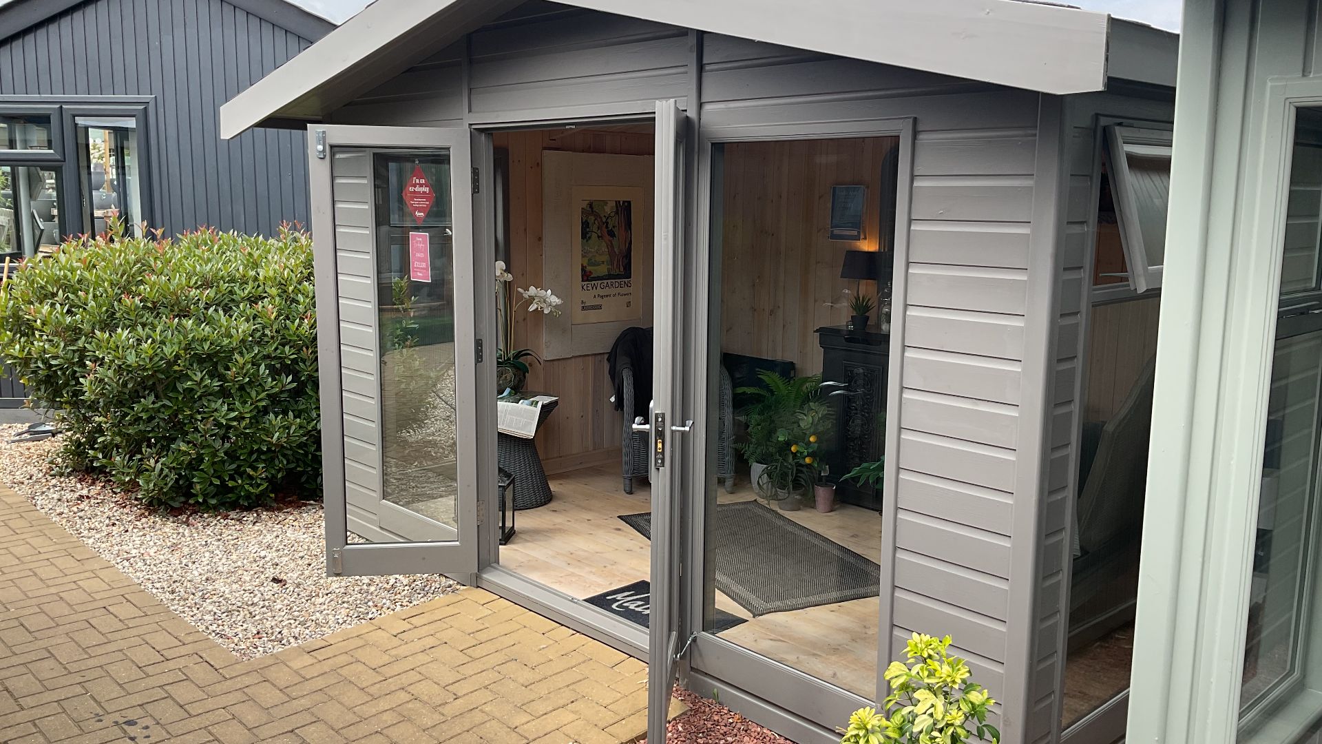 Studio Apex Ex-Display available at Nottingham (Nottinghamshire)