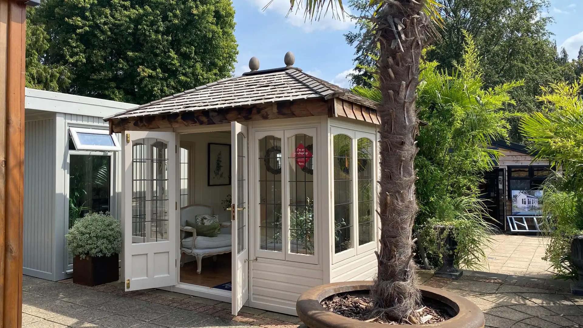 Ashton Ex-Display available at Chippenham (Wiltshire)