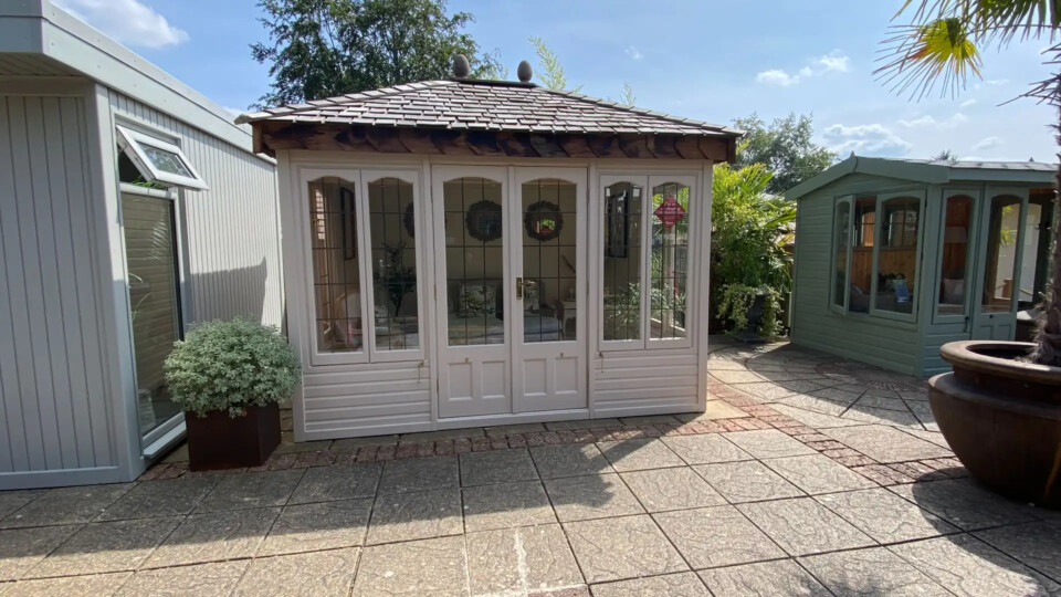 Ashton Ex-Display available at Chippenham (Wiltshire)