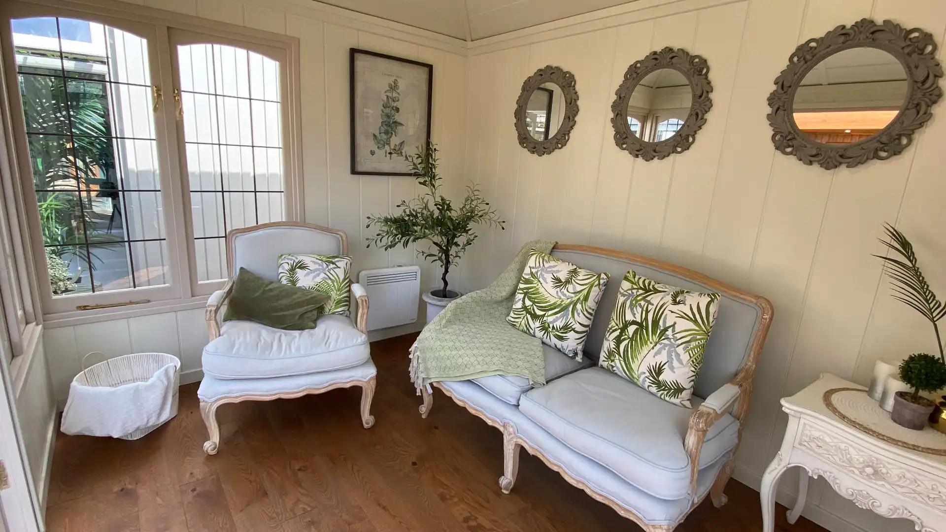 Ashton Ex-Display available at Chippenham (Wiltshire)