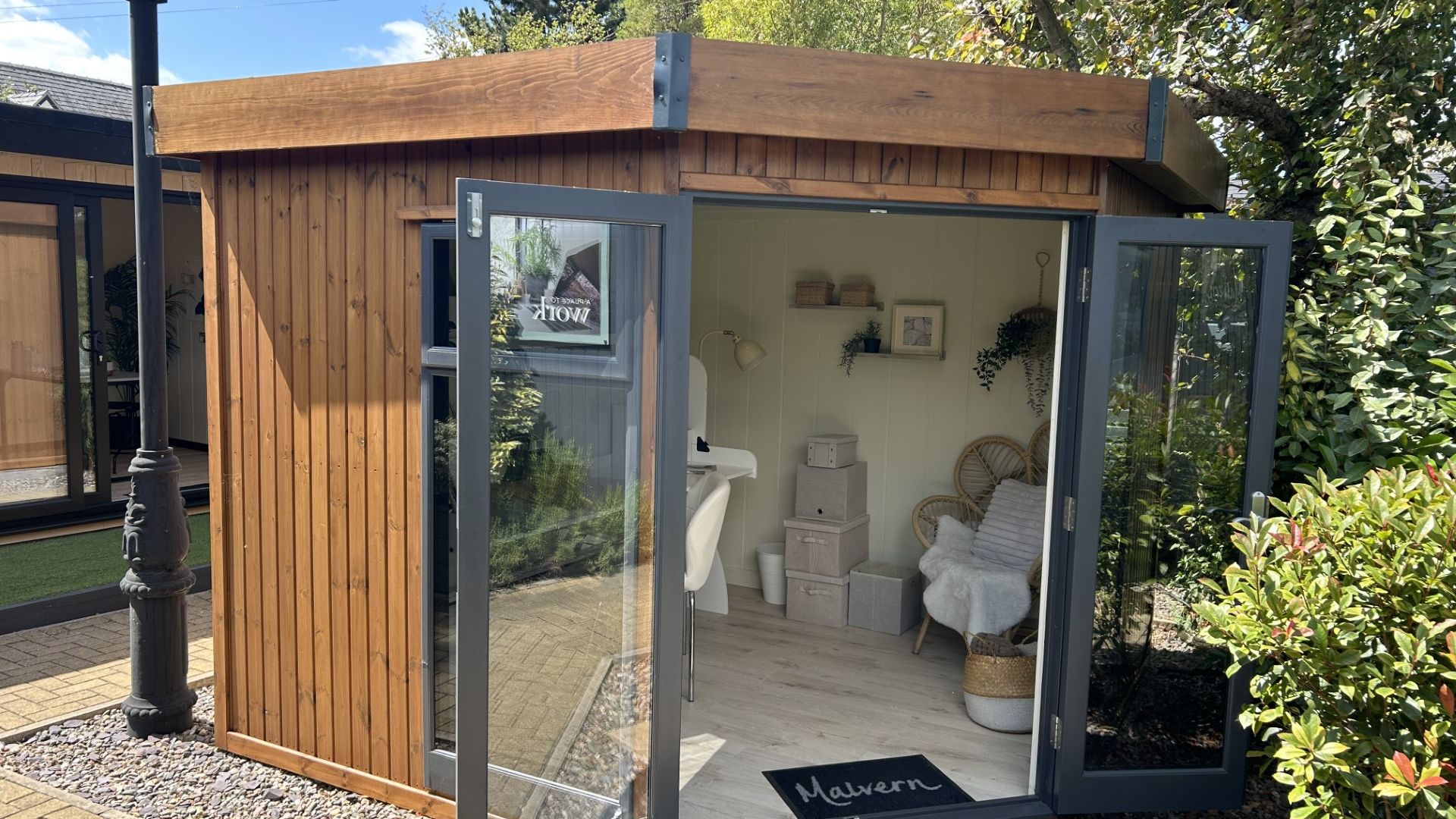 Studio Corner Flat Ex-Display available at Cheltenham (Gloucestershire)