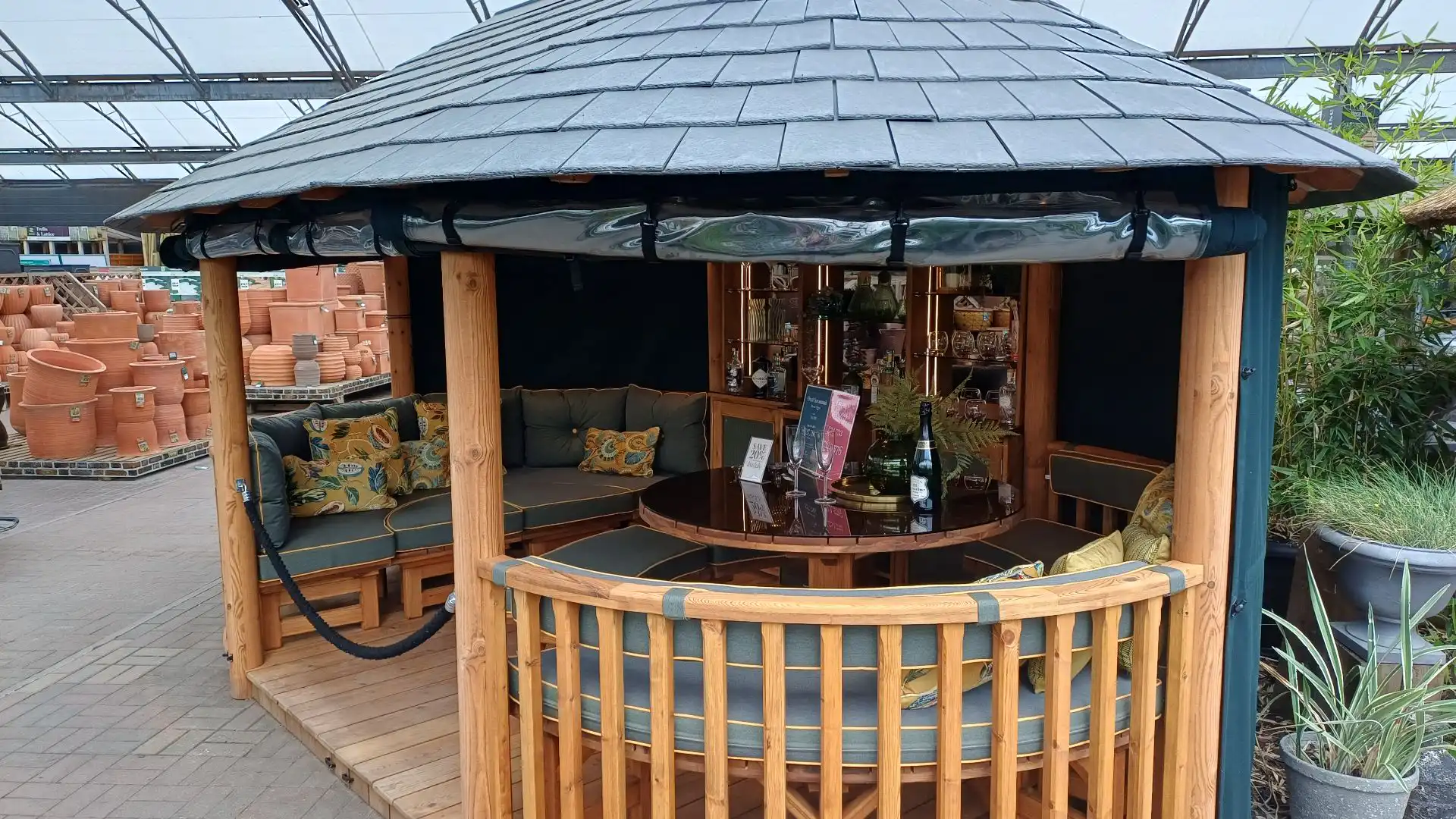 Oval Savannah Ex-Display available at Hassocks (Sussex)