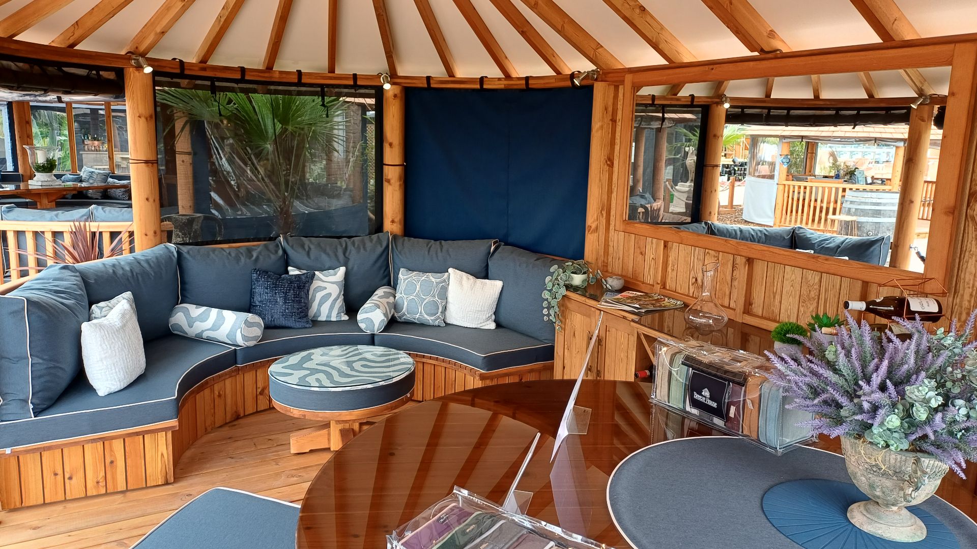 Oval Safari Ex-Display available at Hassocks (Sussex)
