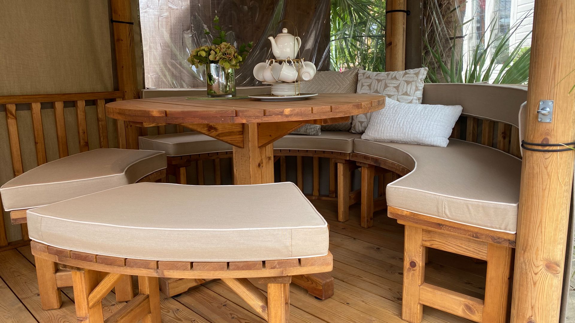 Oval Savannah Ex-Display available at Chippenham (Wiltshire)