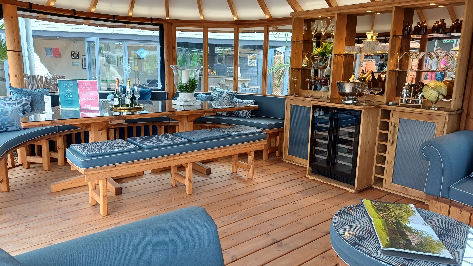 Oval Cape Ex-Display available at Hassocks (Sussex)