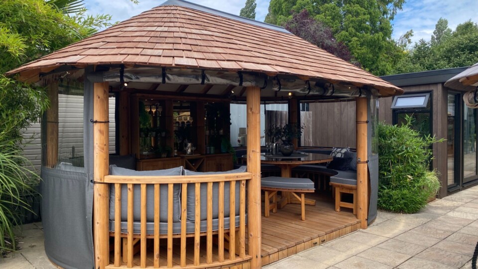 Oval Safari Ex-Display available at Chippenham (Wiltshire)