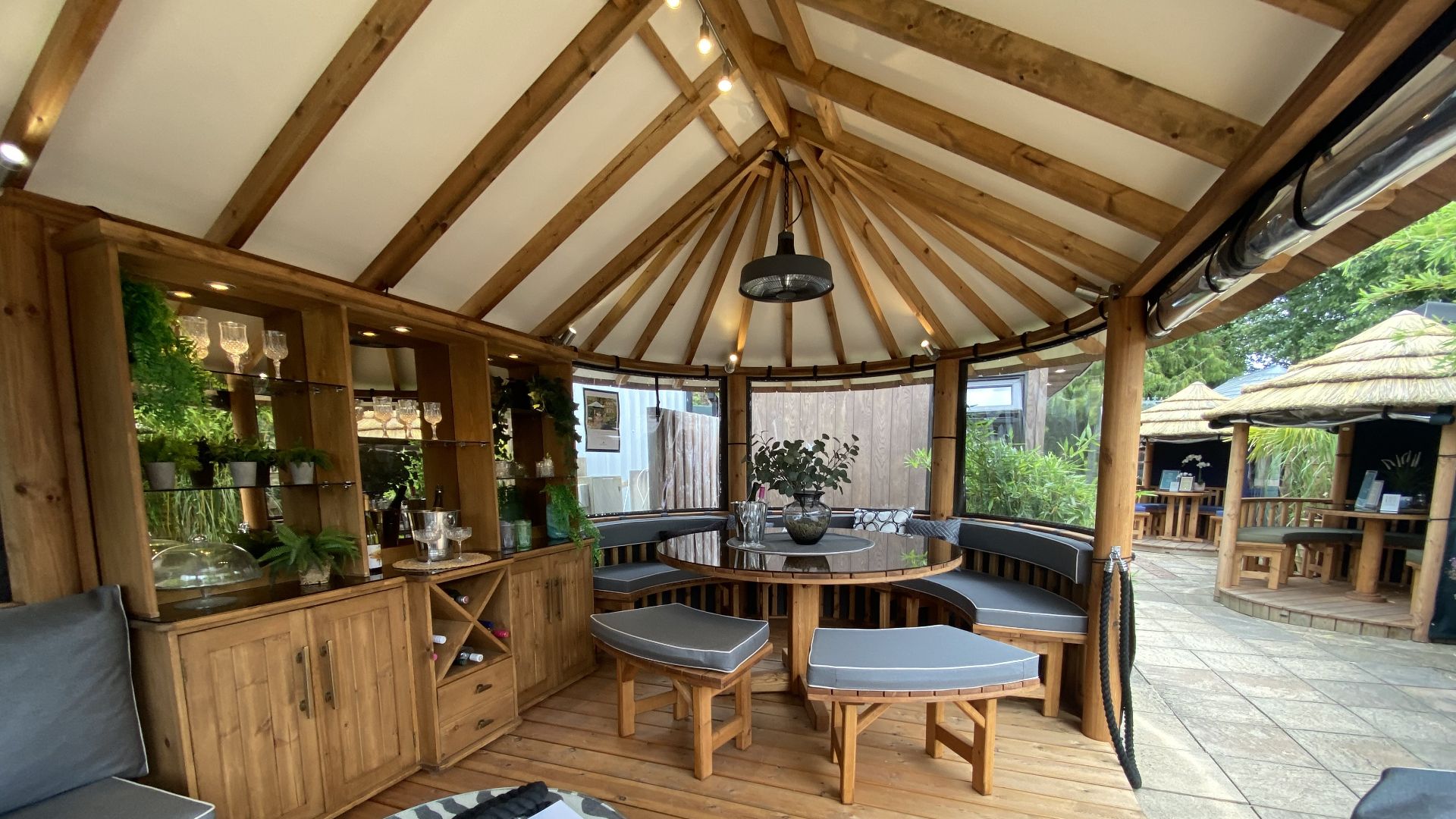 Oval Safari Ex-Display available at Chippenham (Wiltshire)