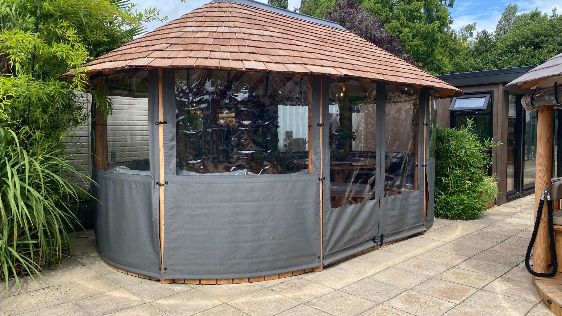 Oval Safari Ex-Display available at Chippenham (Wiltshire)