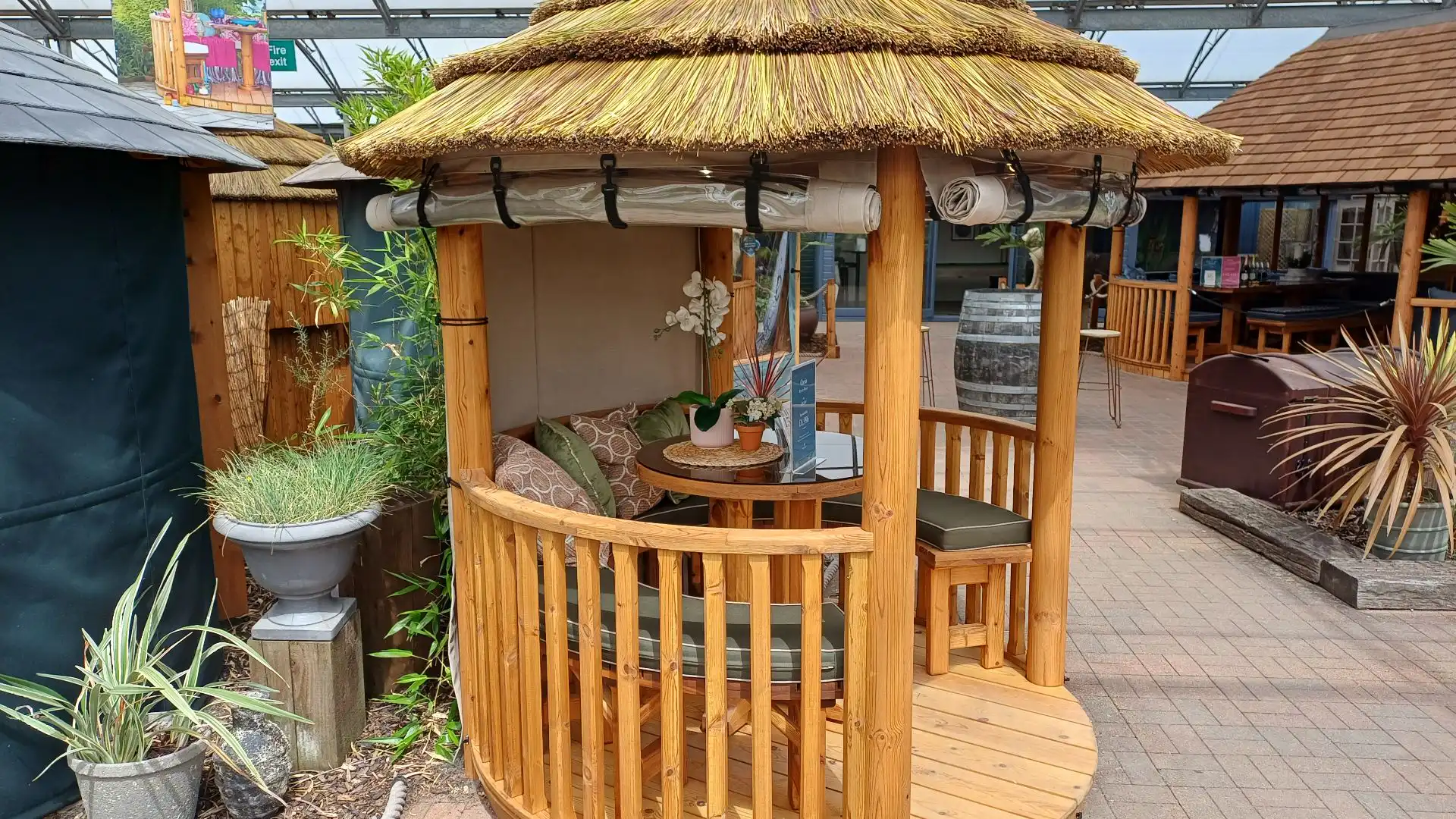 Oasis Ex-Display available at Hassocks (Sussex)