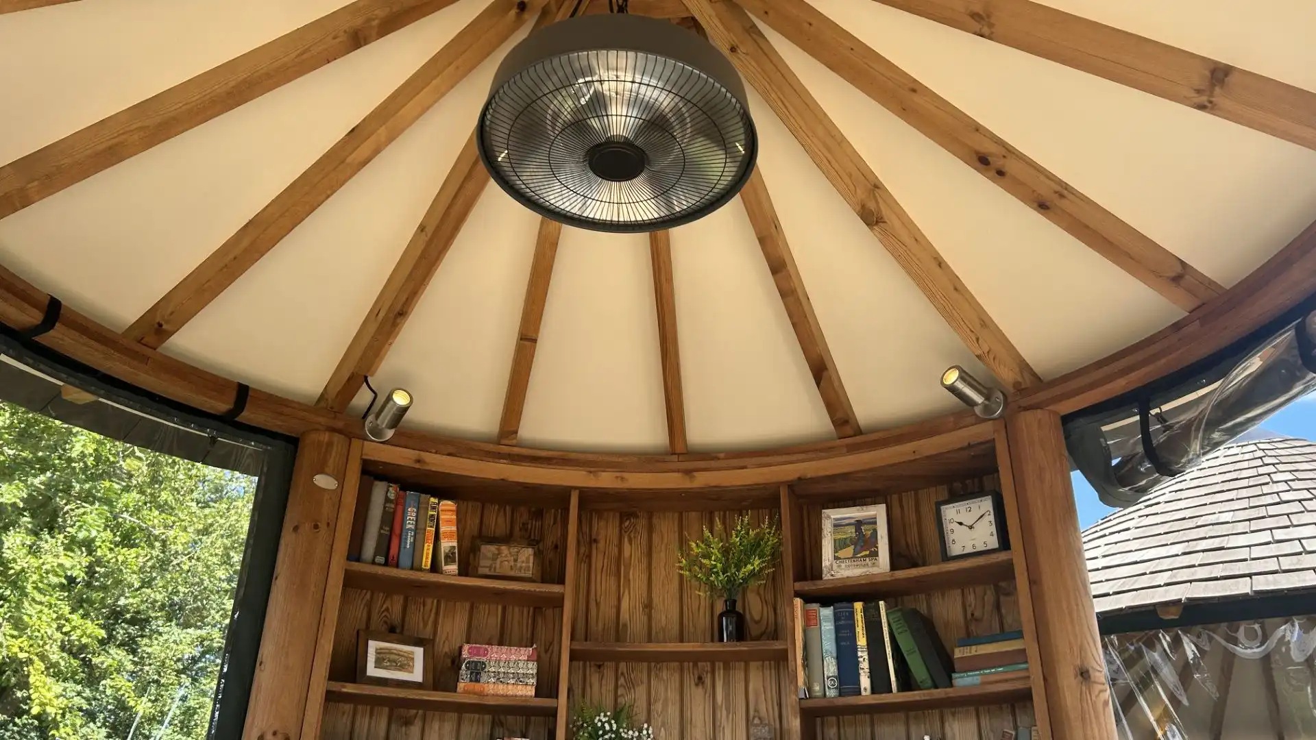 Savannah Breeze House Ex-Display available at Cheltenham (Gloucestershire)