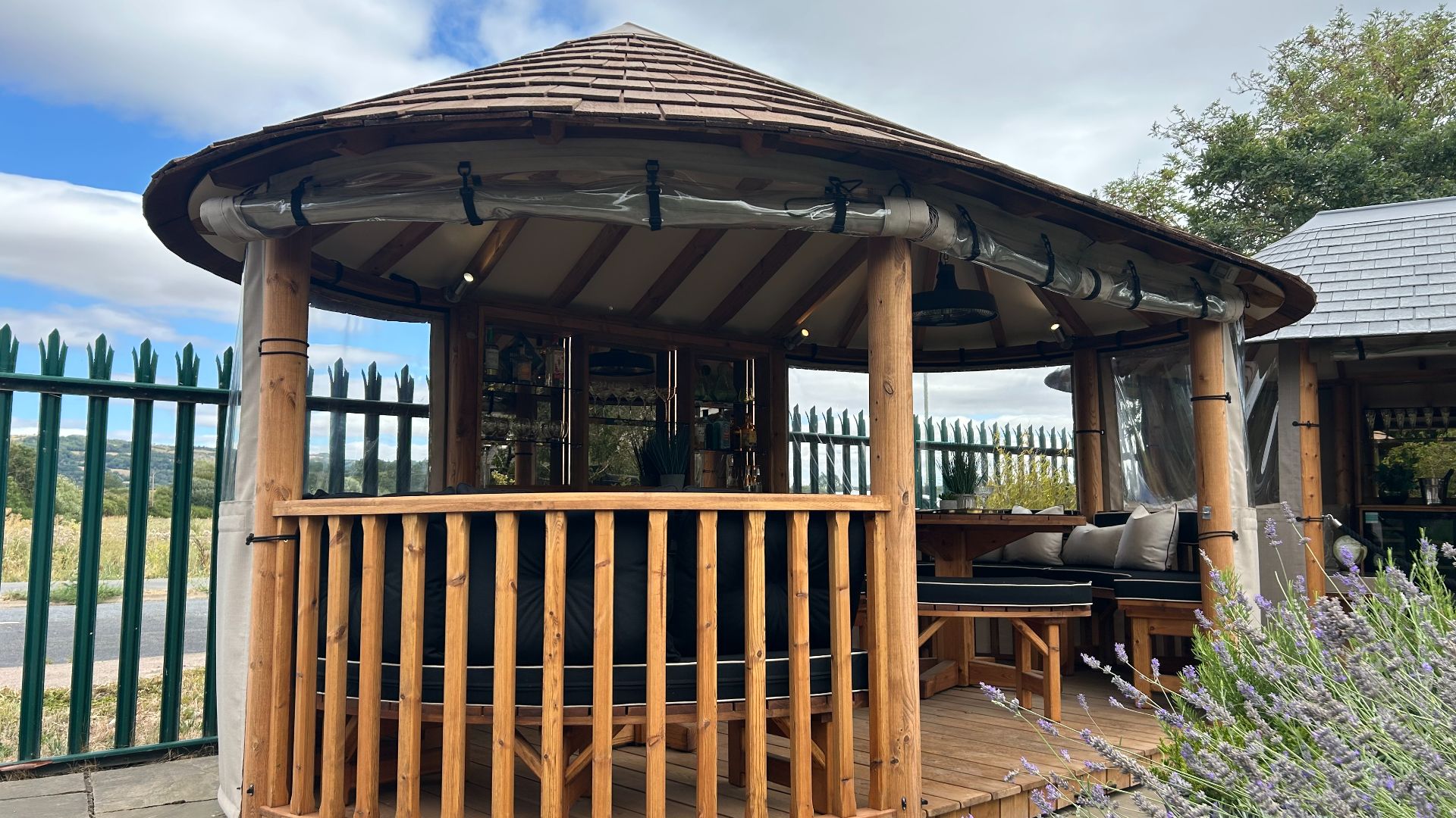 Oval Savannah Breeze House Ex-Display available at Cheltenham (Gloucestershire)
