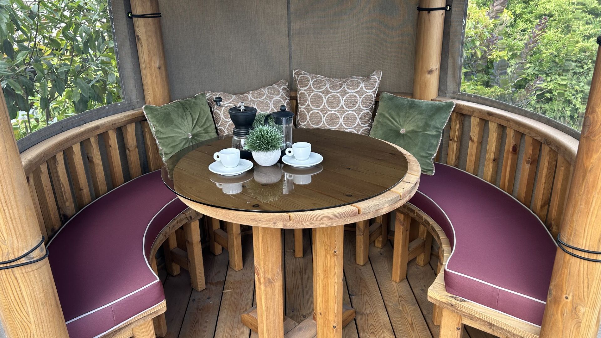 Oasis Ex-Display available at Cheltenham (Gloucestershire)