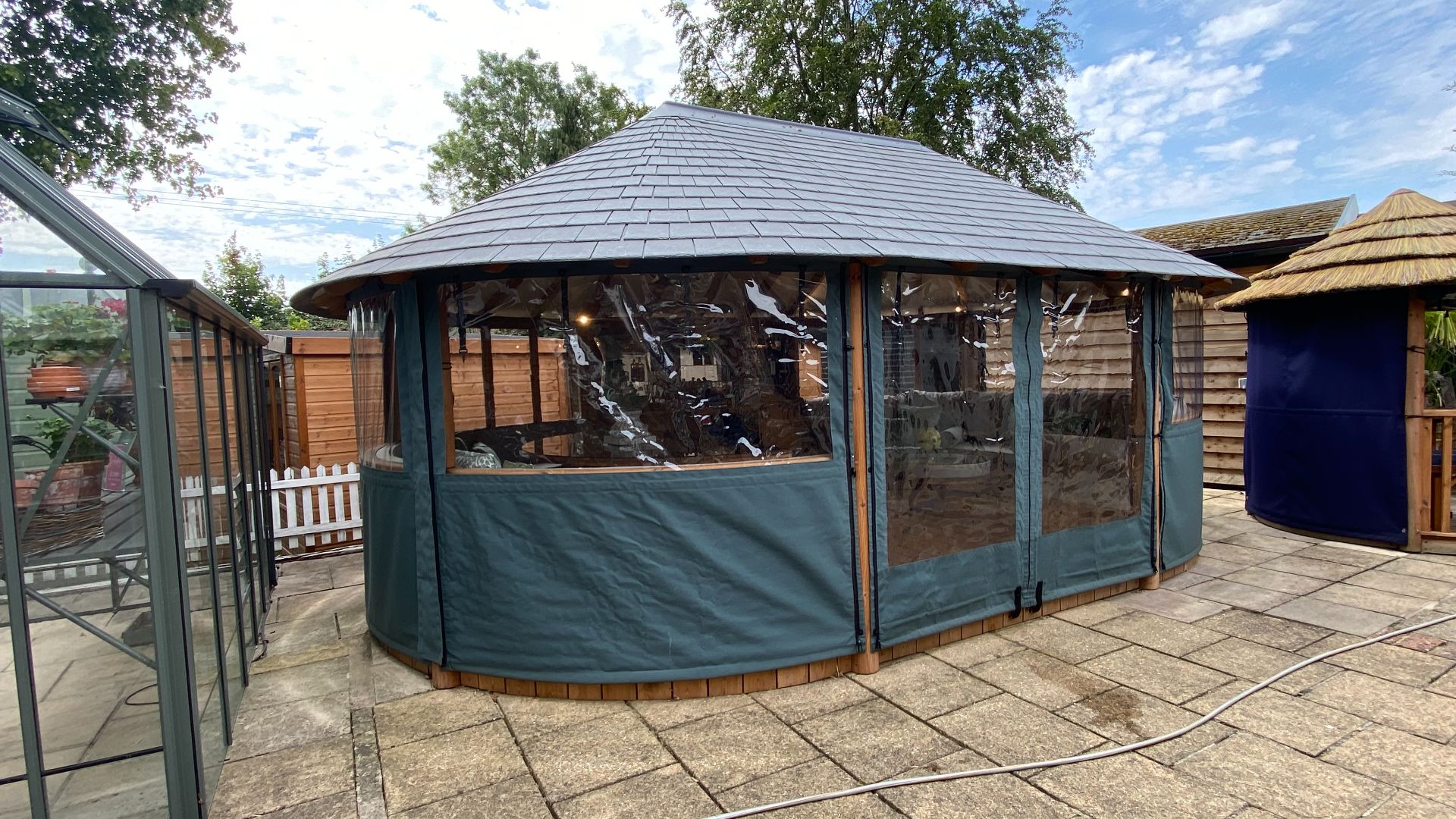 Oval Amanzi Ex-Display available at Chippenham (Wiltshire)