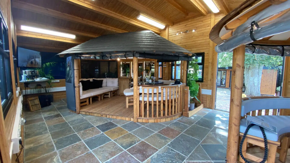 Oval Savannah Ex-Display available at Chippenham (Wiltshire)